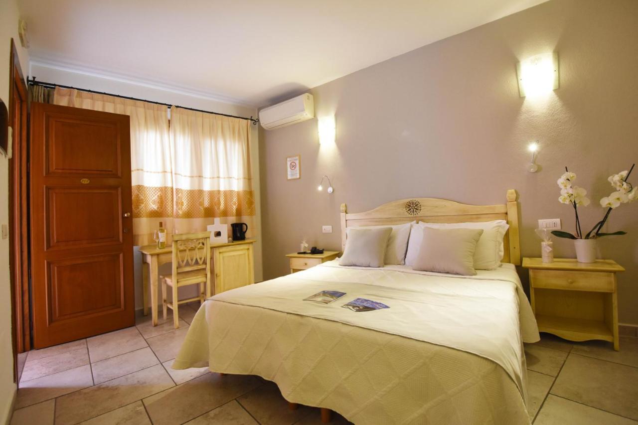 B&B I Graniti Sardi Villasimius Exterior foto